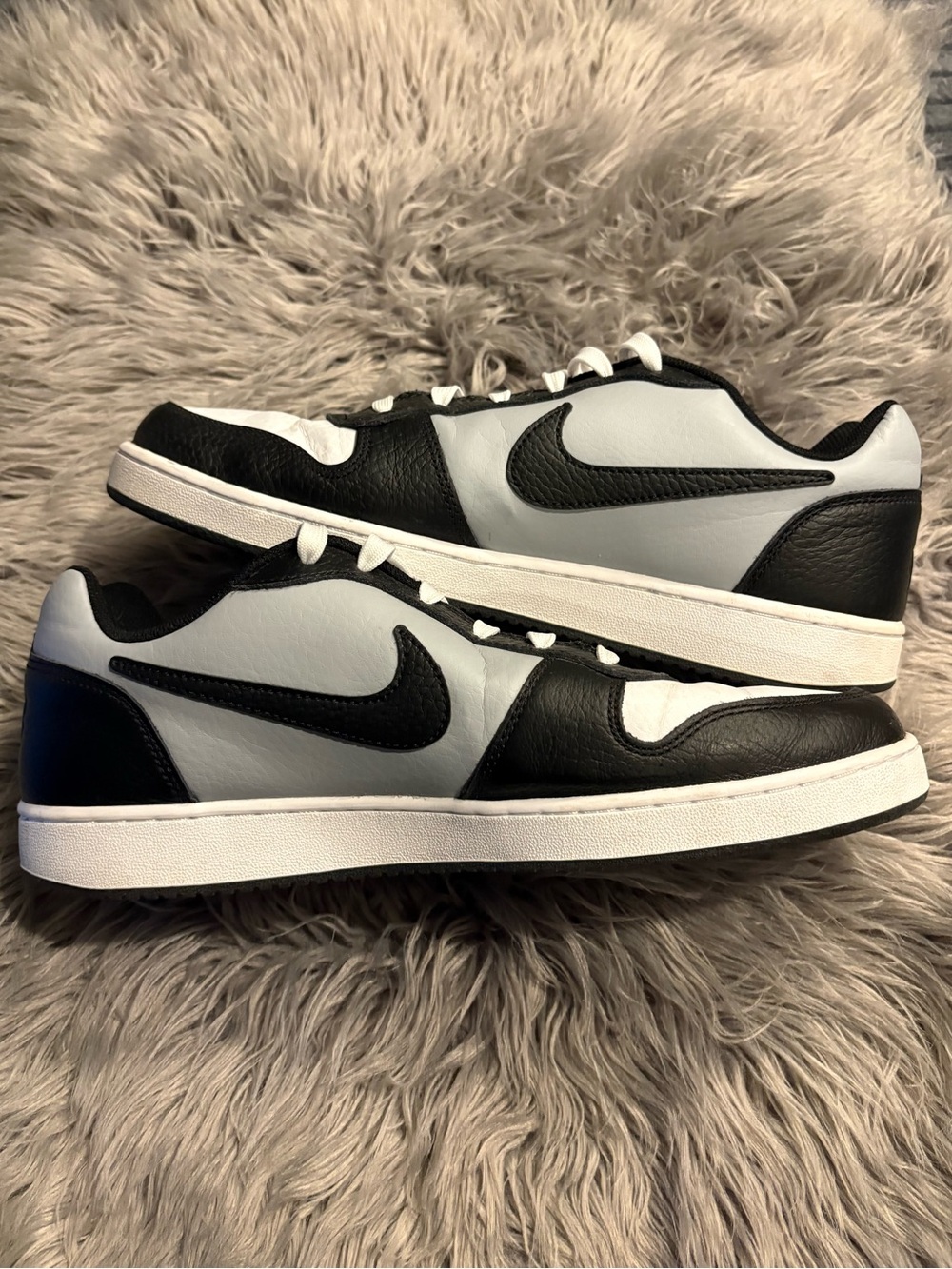 Nike Men’s Low-Top Casual Sneakers in Black and Gray Sz 11